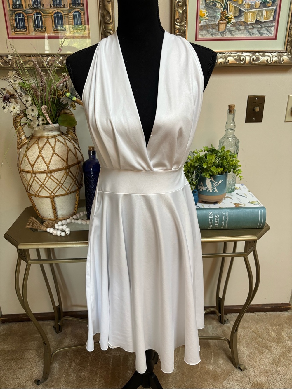 Marilyn Monroe Halloween Costume & Wig - White Fit & Flare Halter Dress & Wig